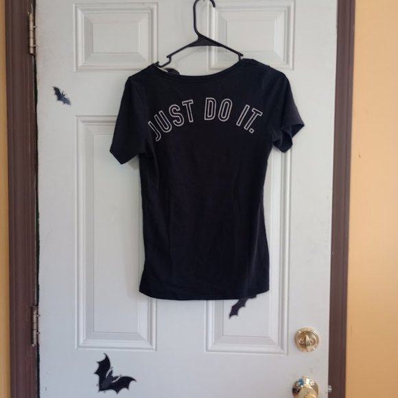 Nike Tee - Picture 4 of 7